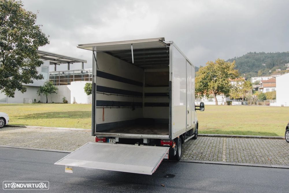 Iveco Daily 3.0 35-160 C/Plataforma - 23