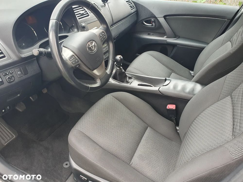 Toyota Avensis 1.8 Sol plus NAVI - 15