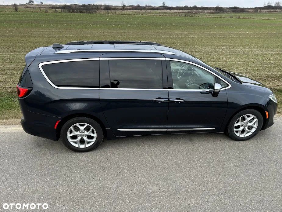 Chrysler Pacifica - 40