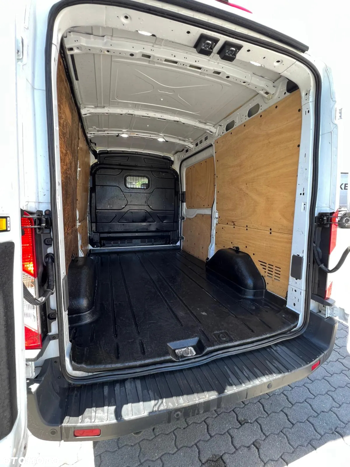 Ford Transit - 32