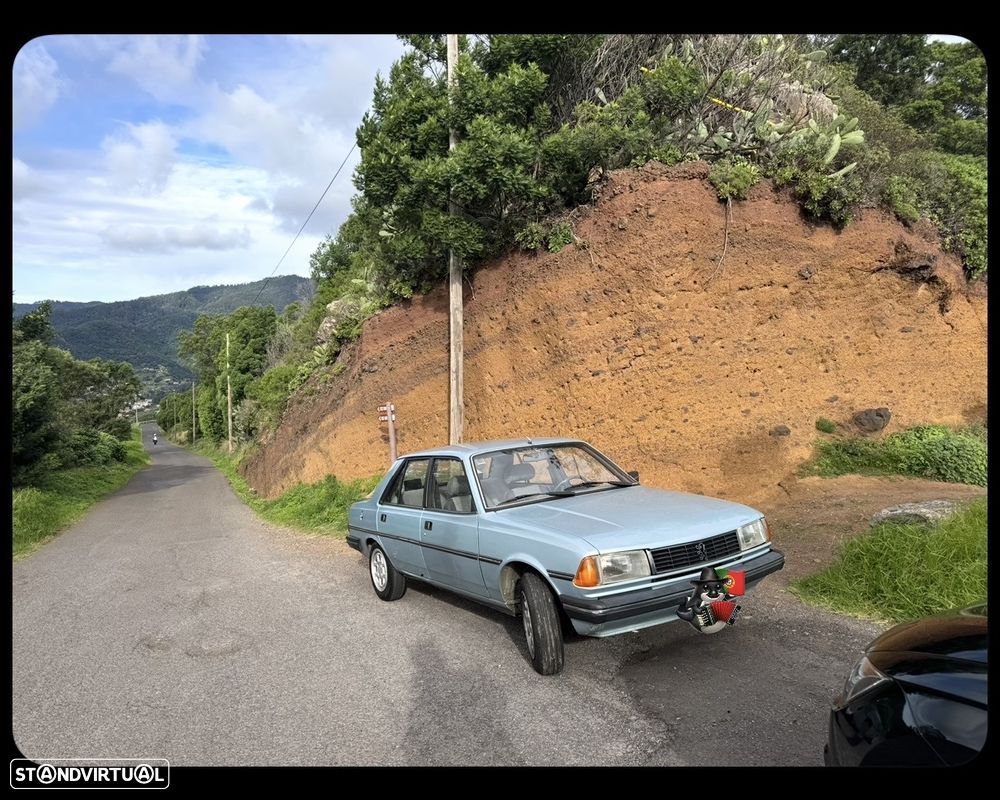 Peugeot 305 - 1