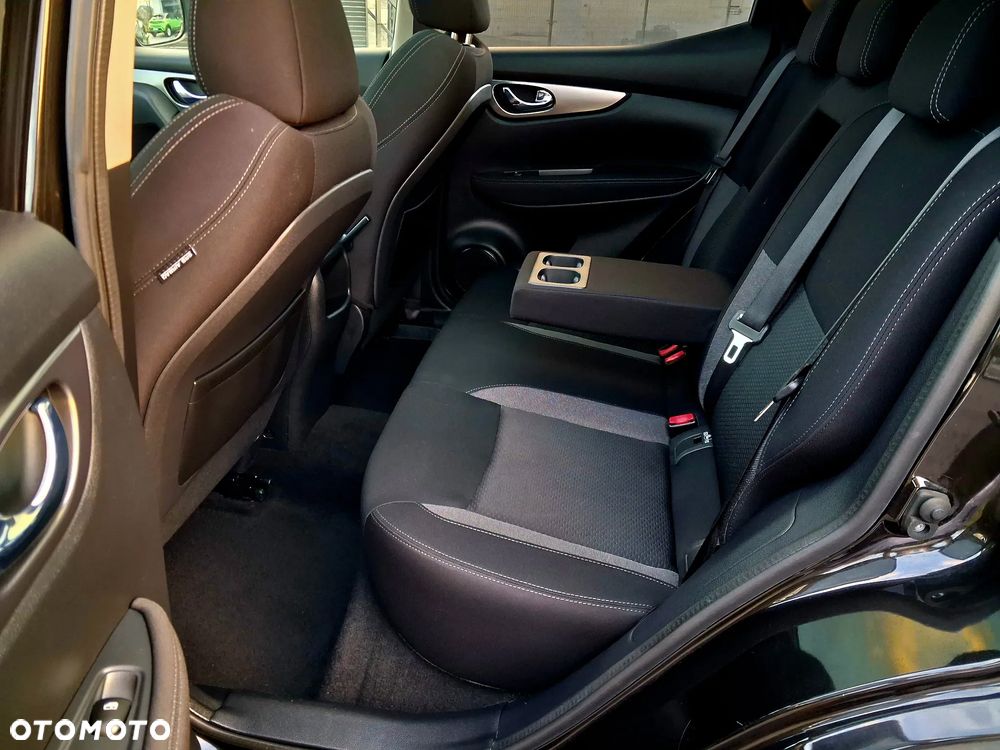 Nissan Qashqai 1.2 DIG-T N-Connecta - 25