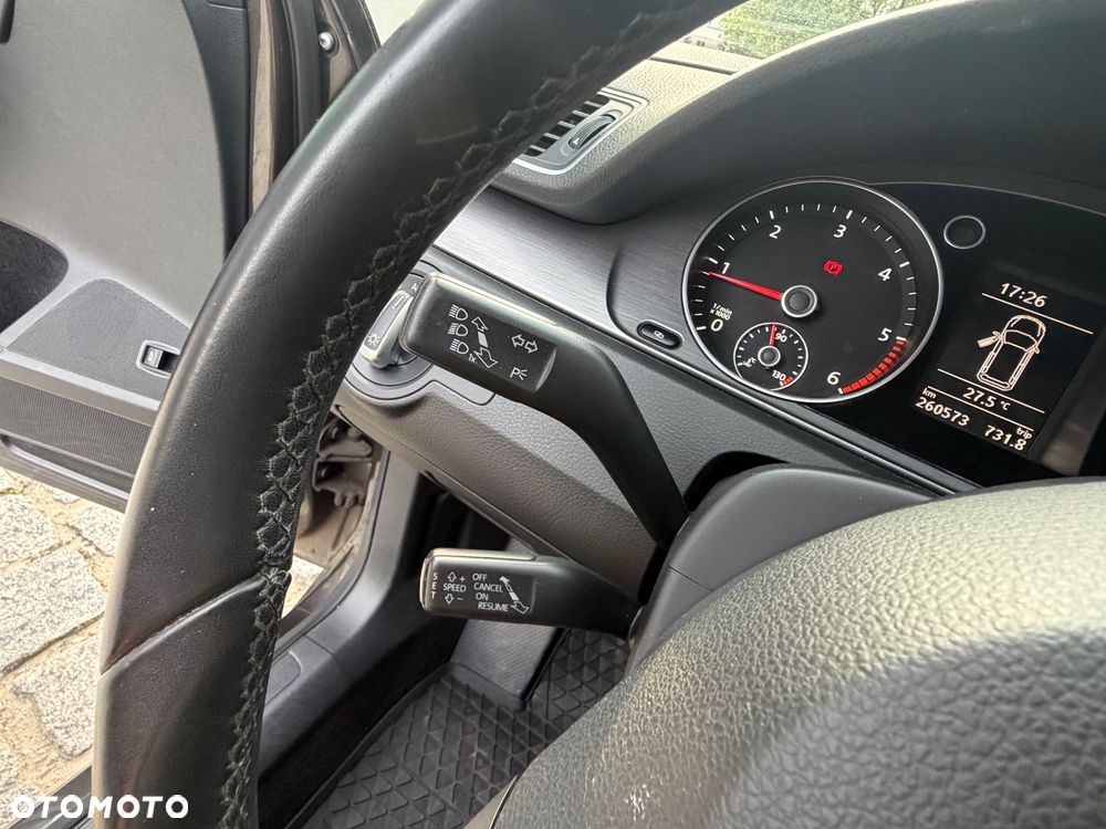 Volkswagen Passat 2.0 TDI BlueMotion Technology Exclusive - 34
