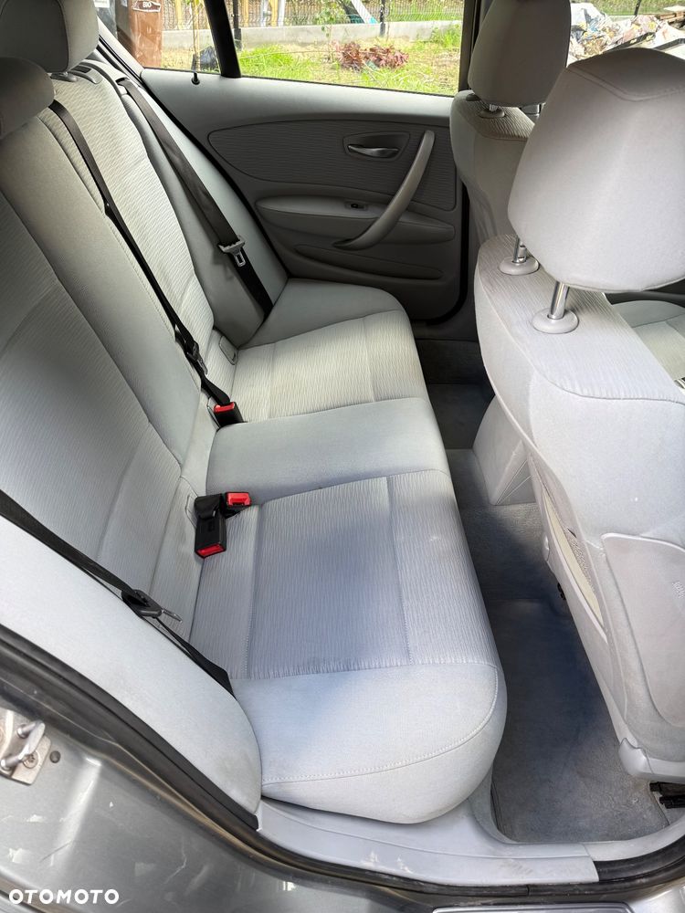 BMW Seria 1 118d DPF - 18