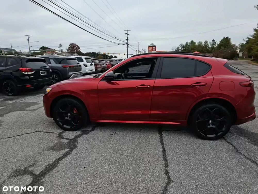 Alfa Romeo Stelvio 2.0 Turbo 16V AT8-Q4 Veloce Ti - 3