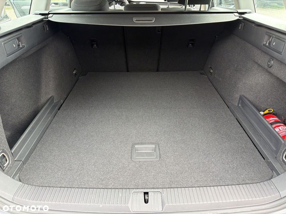 Volkswagen Passat - 19