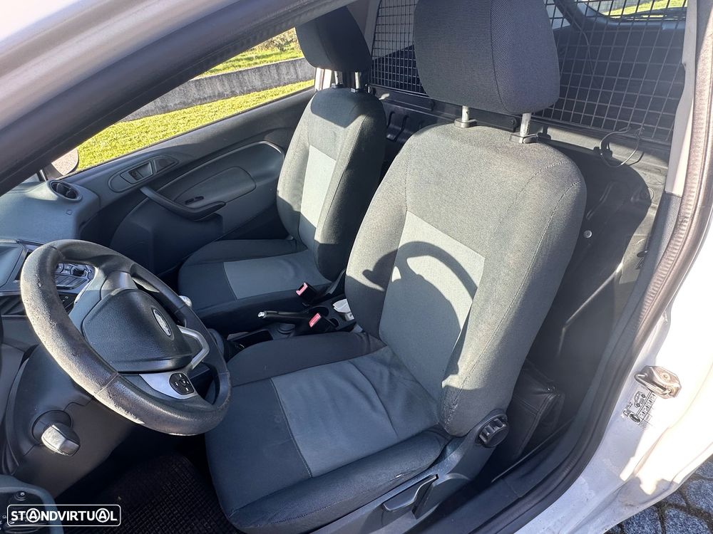 Ford Fiesta - 10