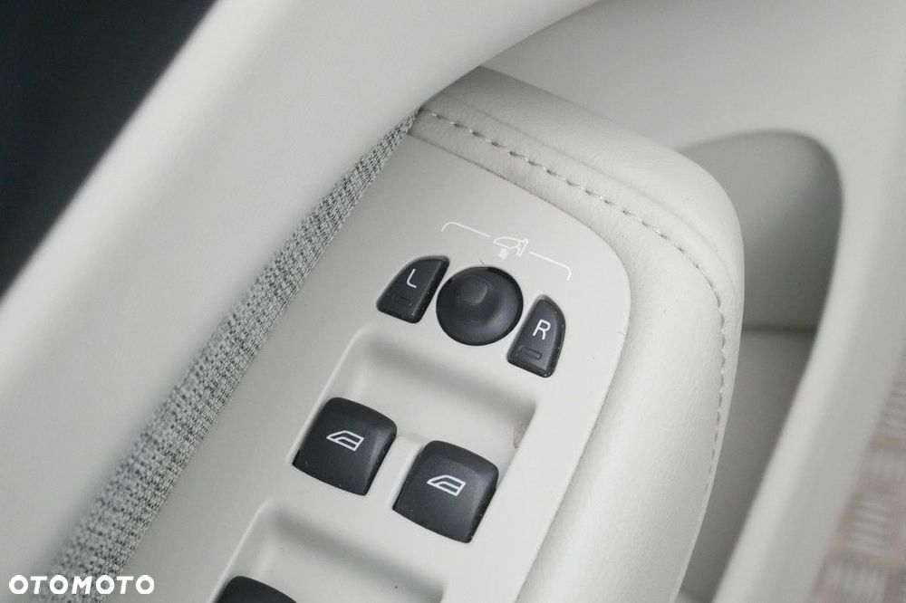 Volvo XC 60 B5 B AWD Core - 28