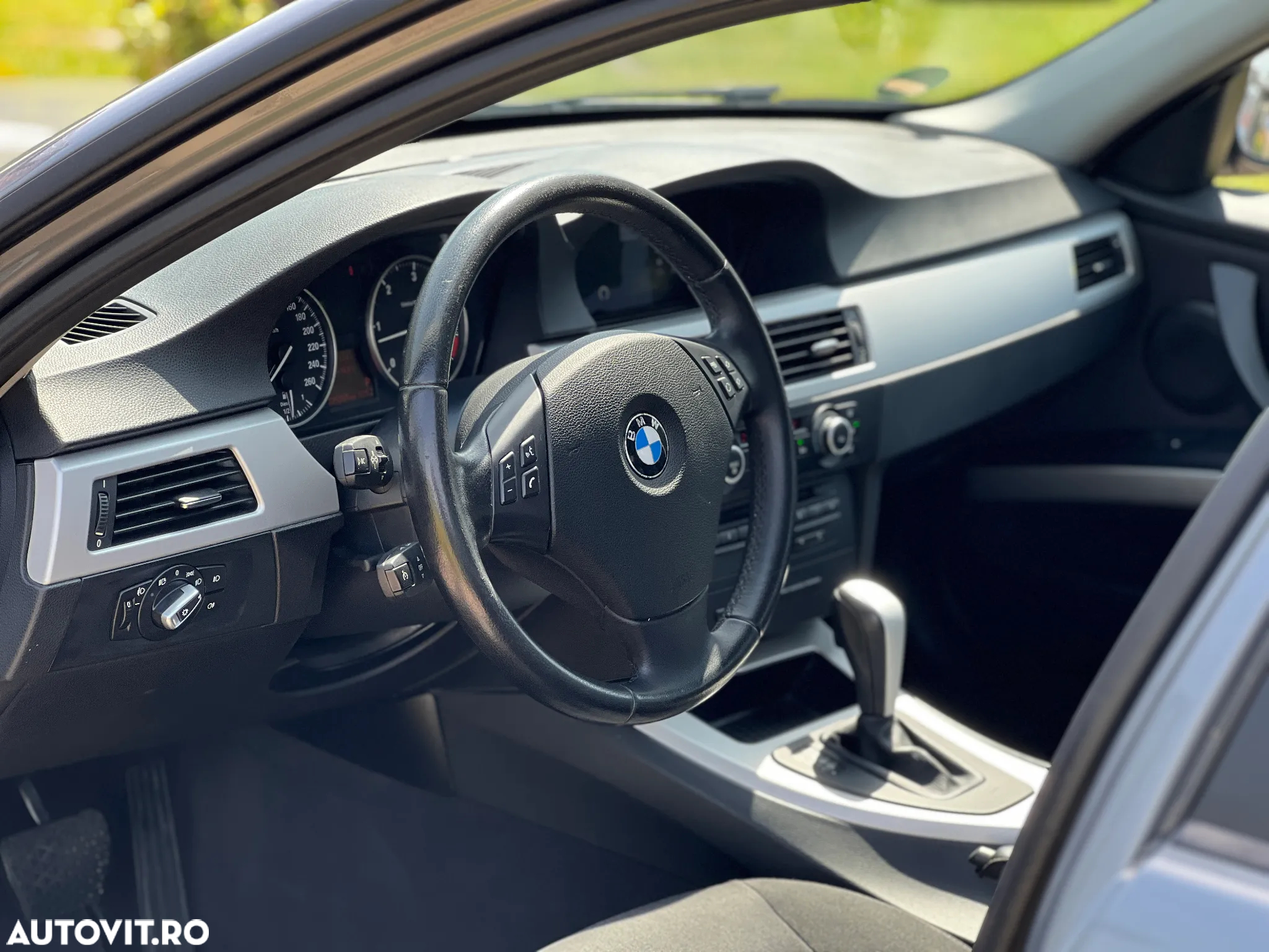 BMW Seria 3 320d Aut. - 12