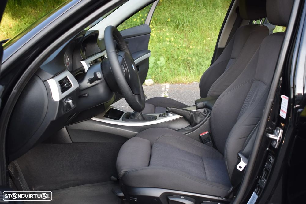 BMW 318 d Navigation Sport - 6