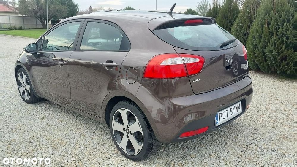 Kia Rio 2013 photo 4