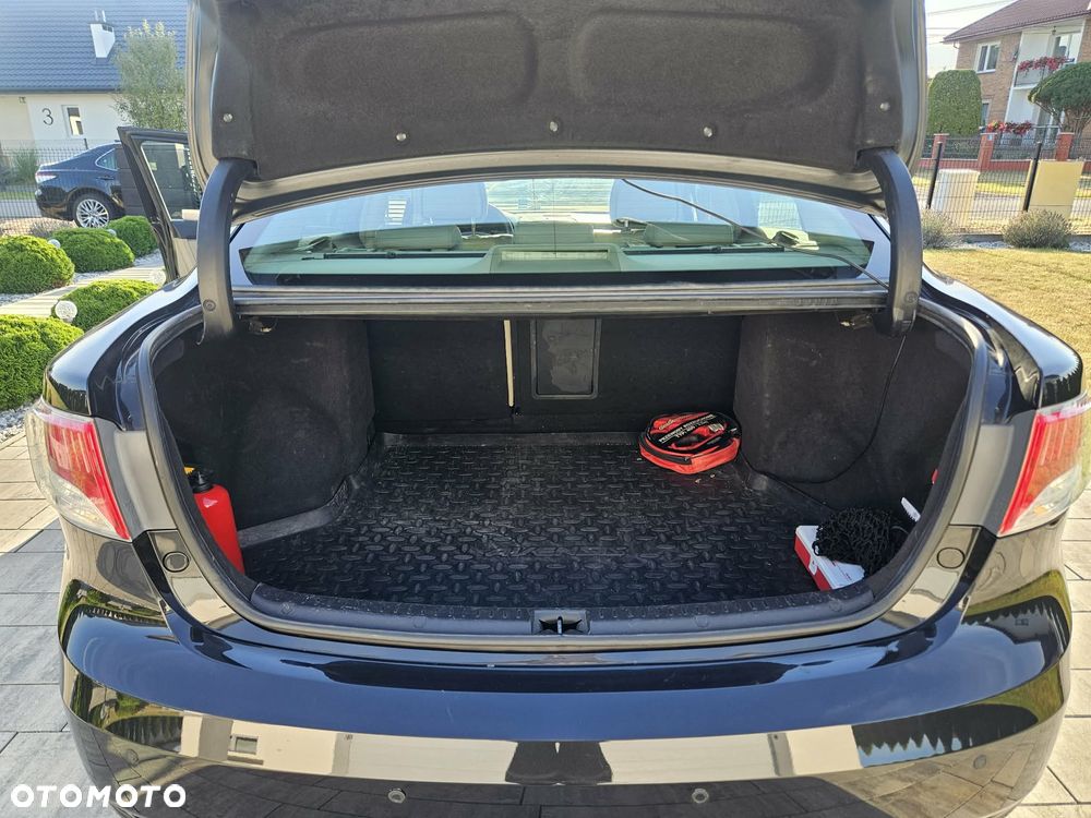 Toyota Avensis 2.0 Prestige EU5 MS - 22