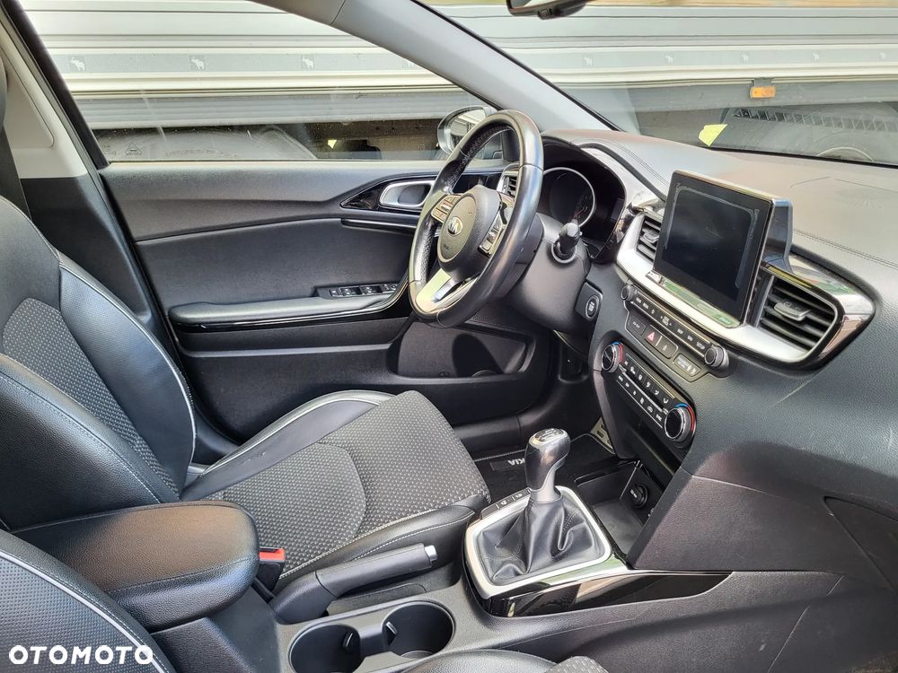 Kia Ceed 1.4 T-GDI L Business Line Plus - 34