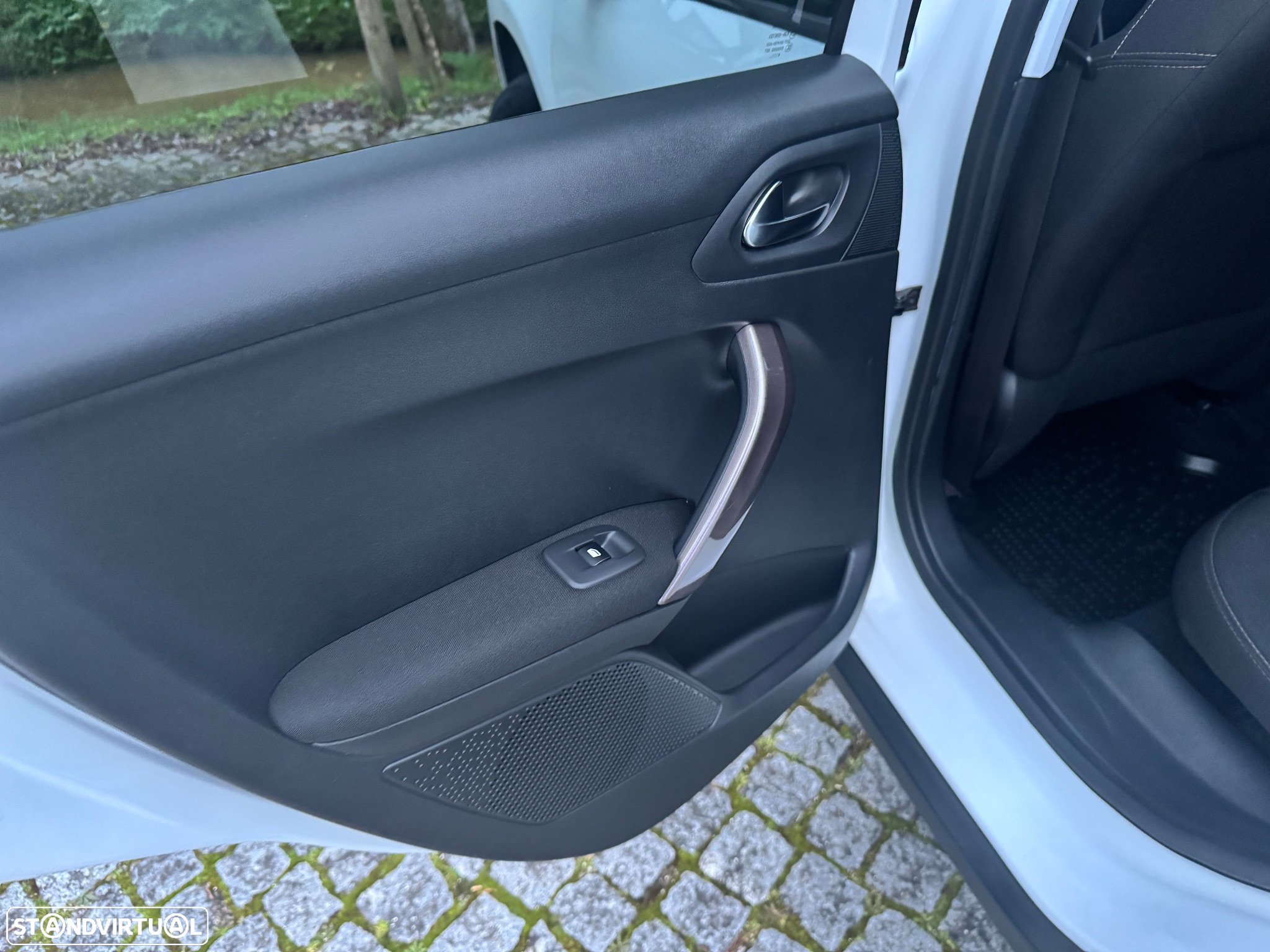 Peugeot 2008 1.2 VTi Active - 19