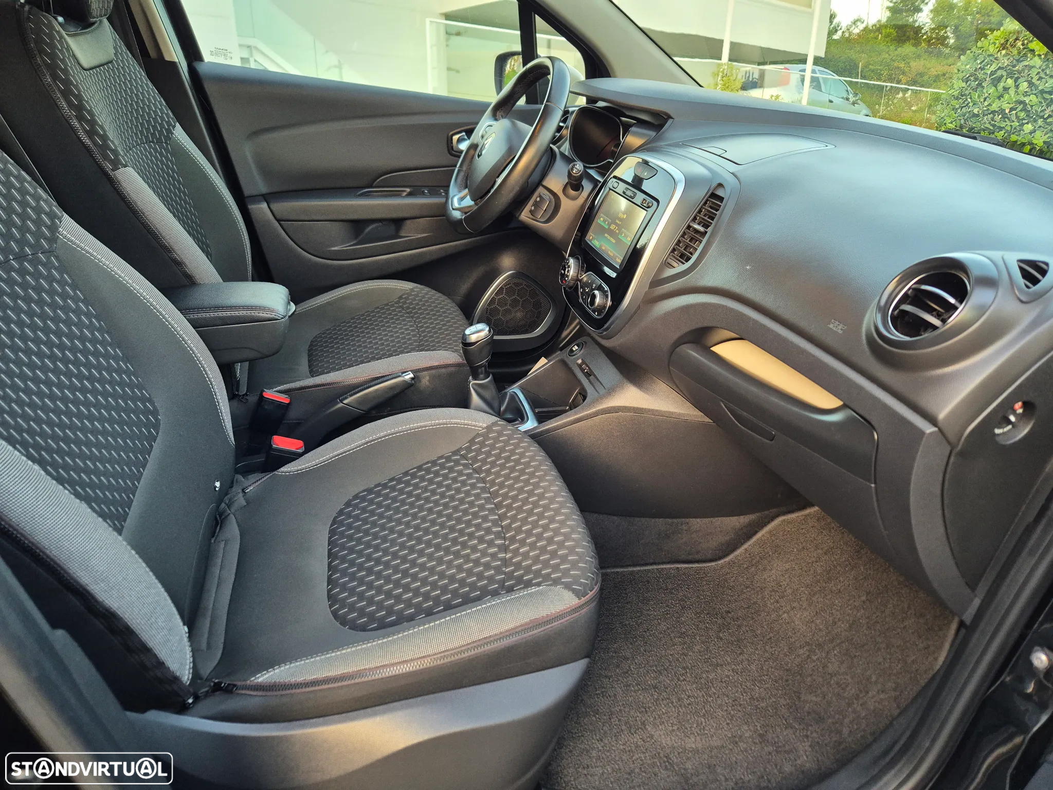 Renault Captur 1.5 dCi Exclusive XMOD - 11