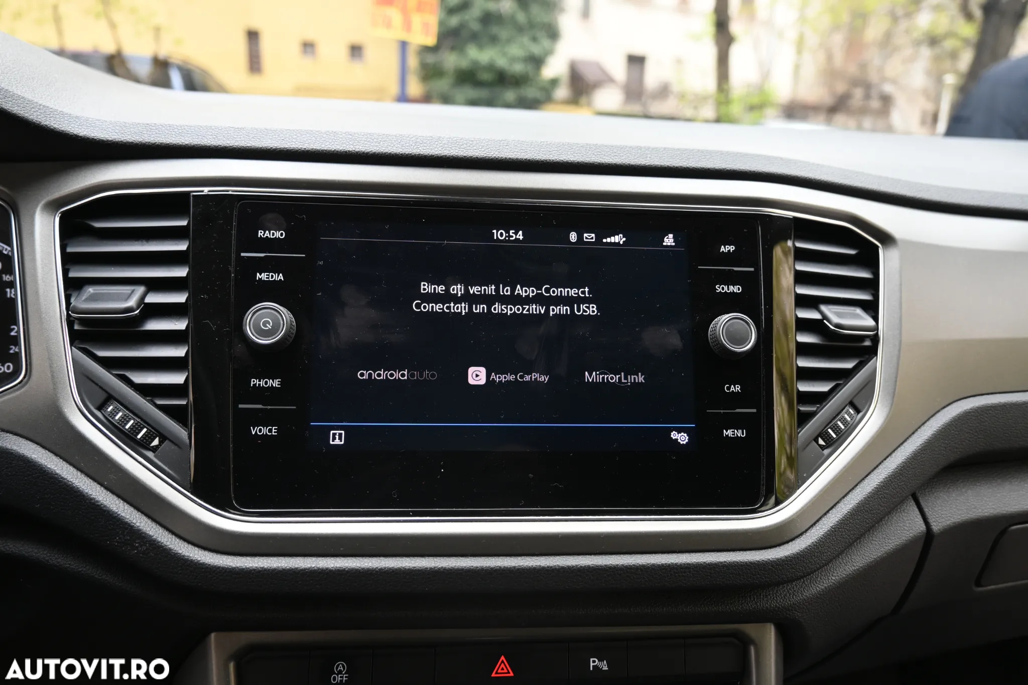 Volkswagen T-ROC - 24