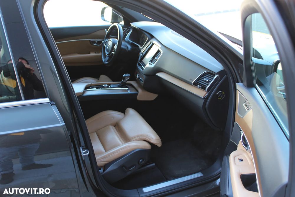 Volvo XC 90 D5 AWD Geartronic Inscription - 12