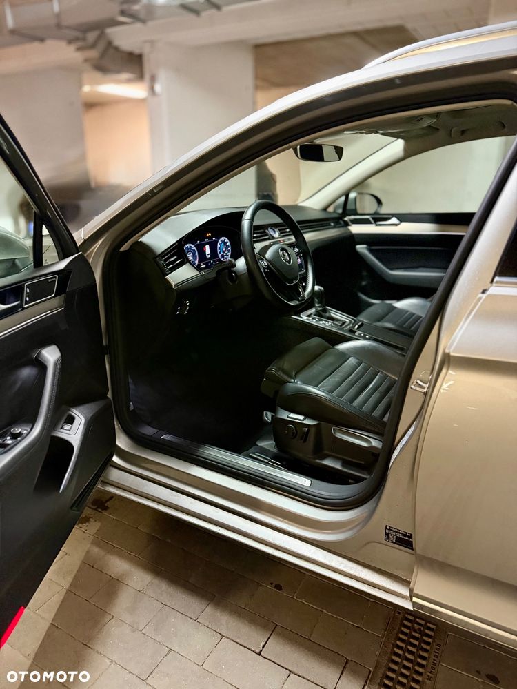 Volkswagen Passat - 8
