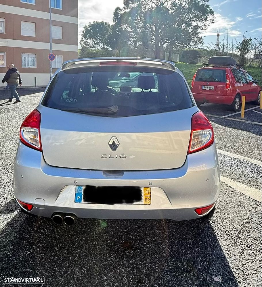 Renault Clio 1.2 16V Confort 130g - 8
