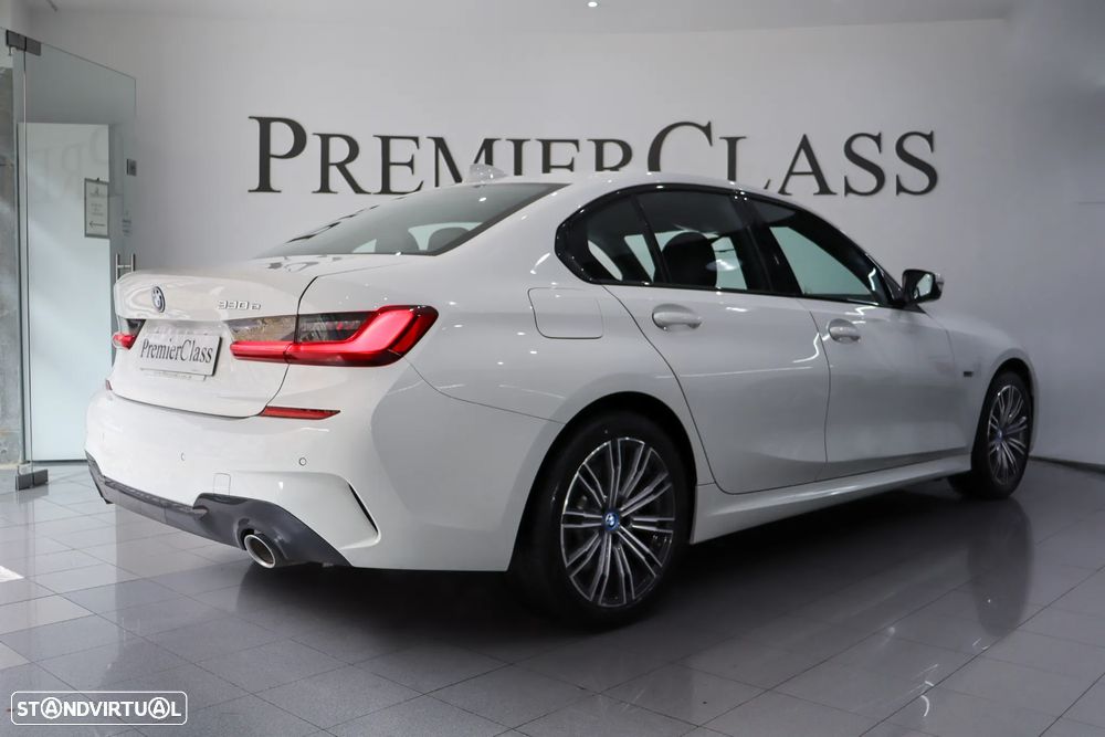 BMW 330 e Aut. M Sport - 2