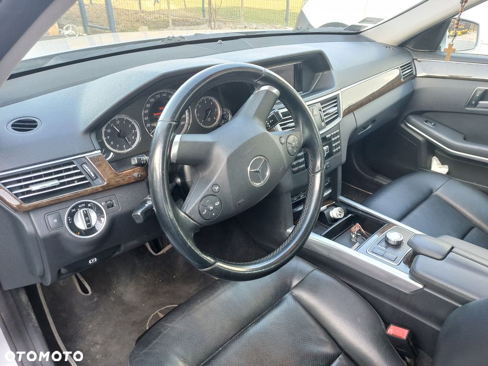 Mercedes-Benz Klasa E 200 BlueTEC 7G-TRONIC Classic - 23