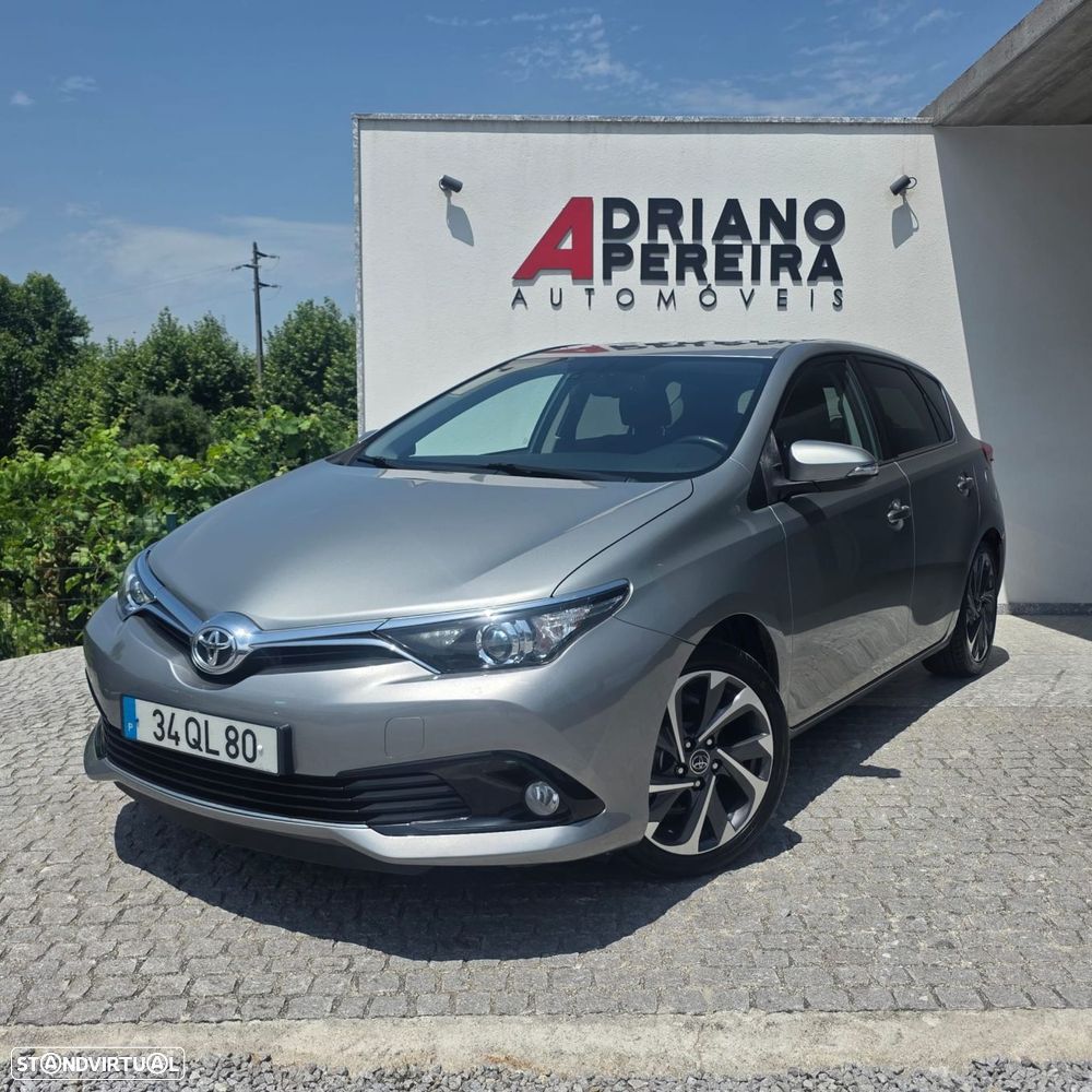 Toyota Auris 1.4 D-4D Comfort+Pack Sport - 2