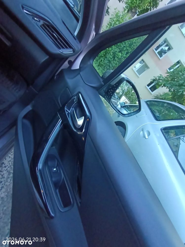 Peugeot 208 - 16