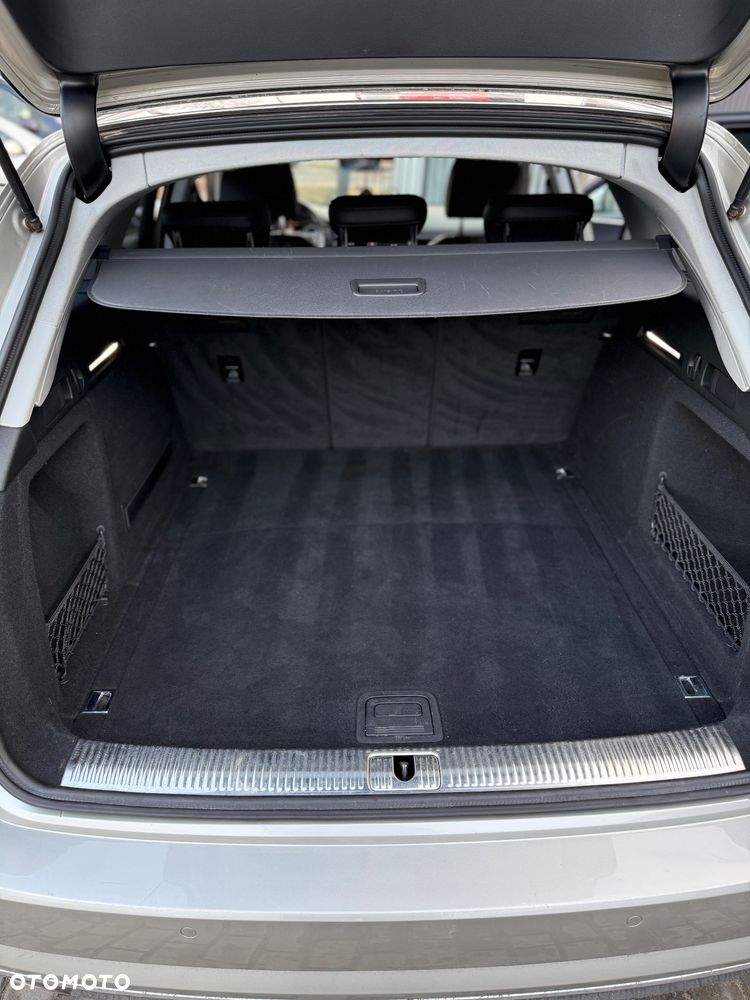 Audi A4 Avant 2.0 TDI Quattro S tronic - 32