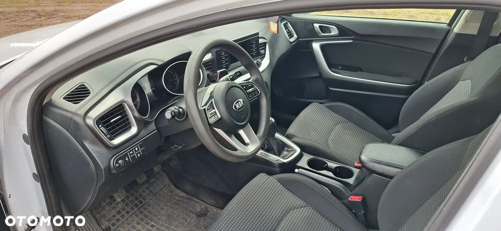 Kia Ceed - 6