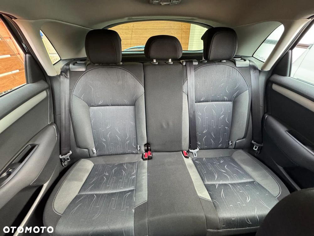 Citroën C4 e-HDi 115 Selection - 23