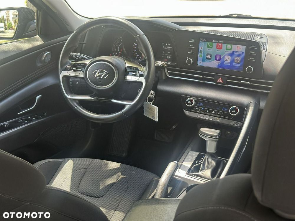 Hyundai Elantra - 18