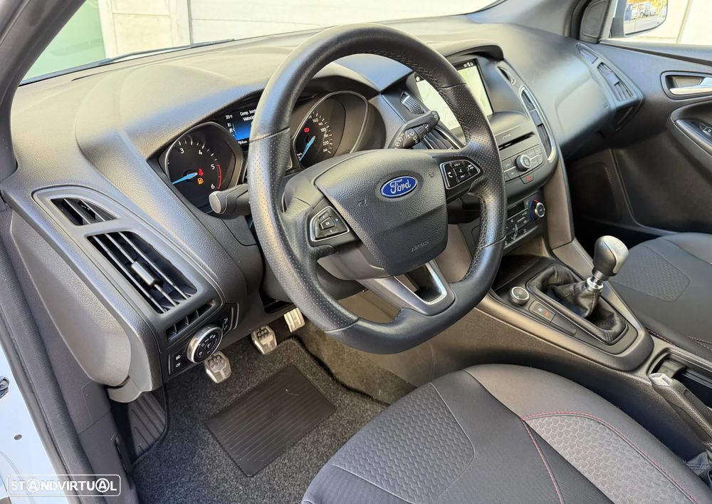 Ford Focus 1.5 TDCi ECOBlue ST-Line - 13