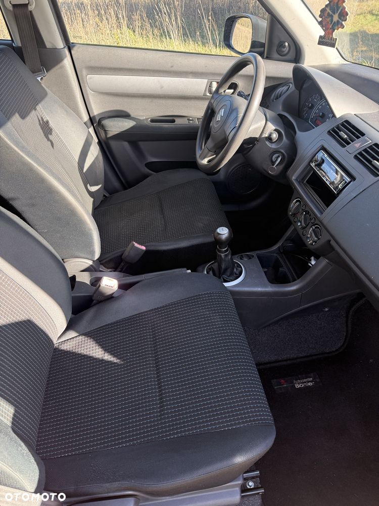Suzuki Swift - 8