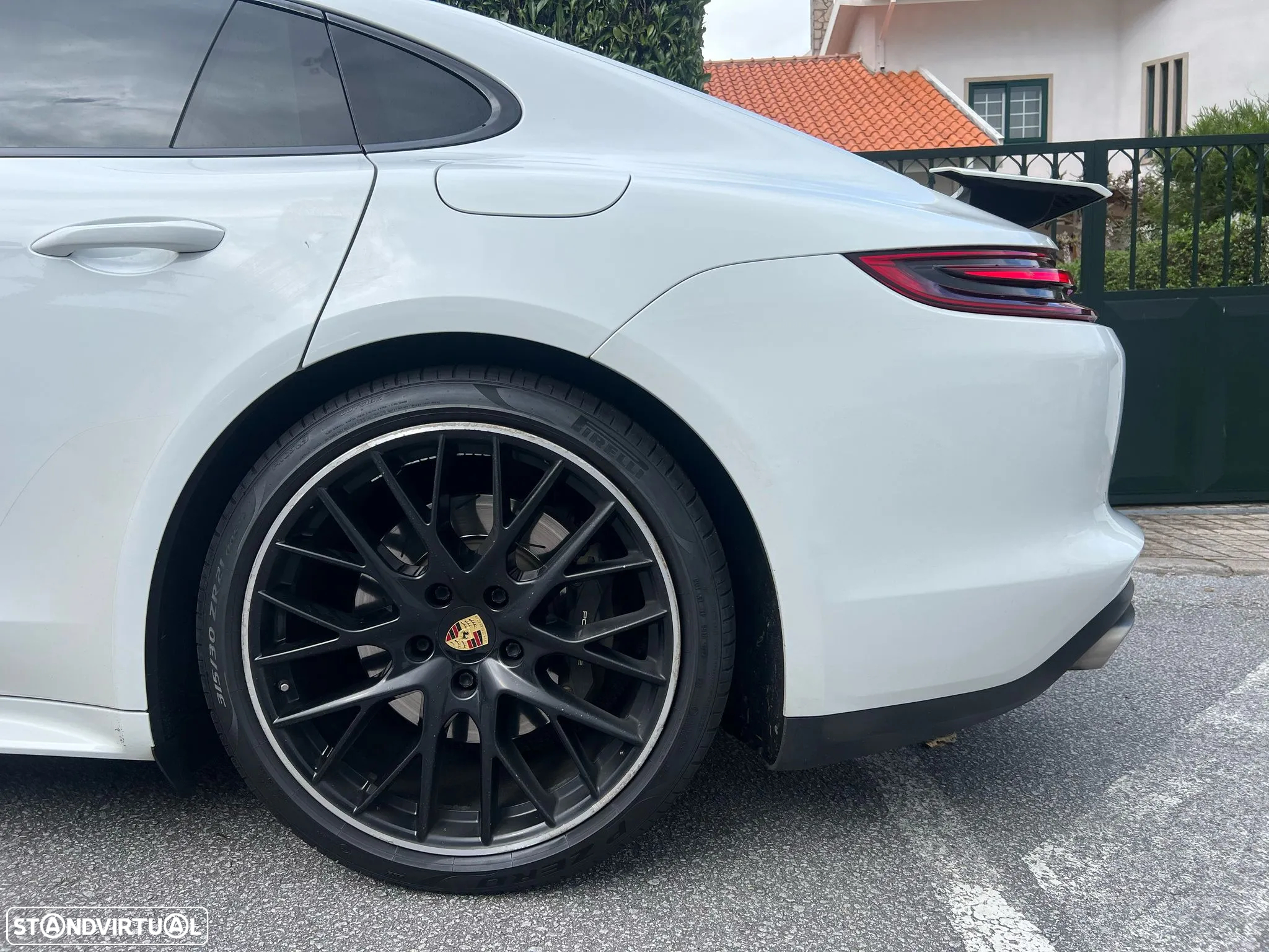 Porsche Panamera 4 E-Hybrid Executive - 4