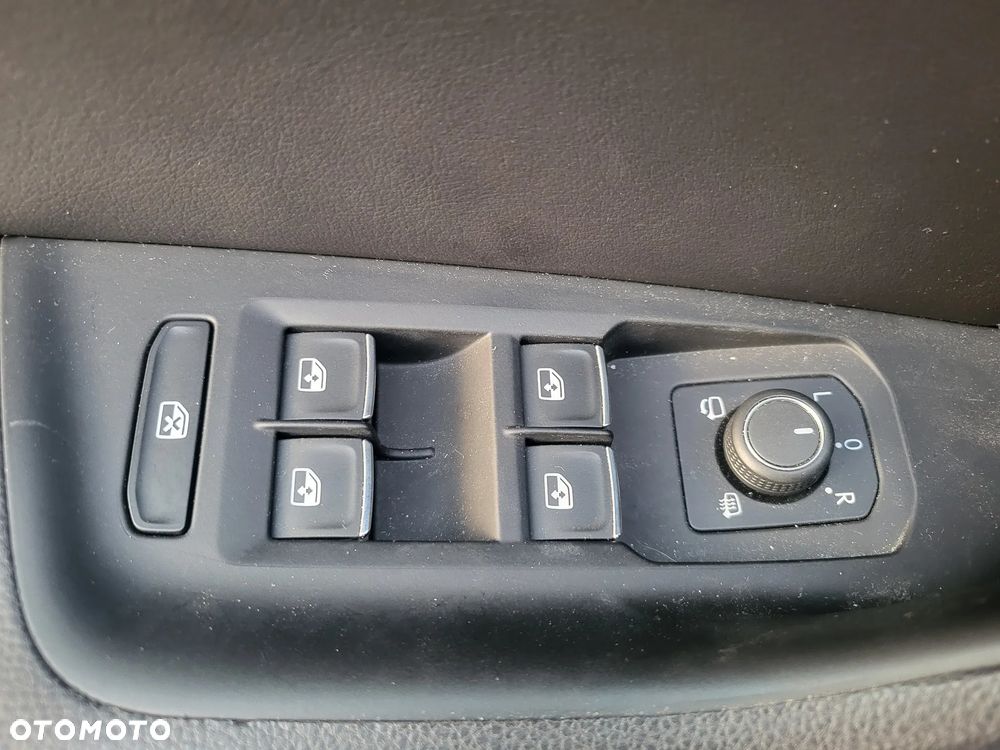 Volkswagen Passat - 28