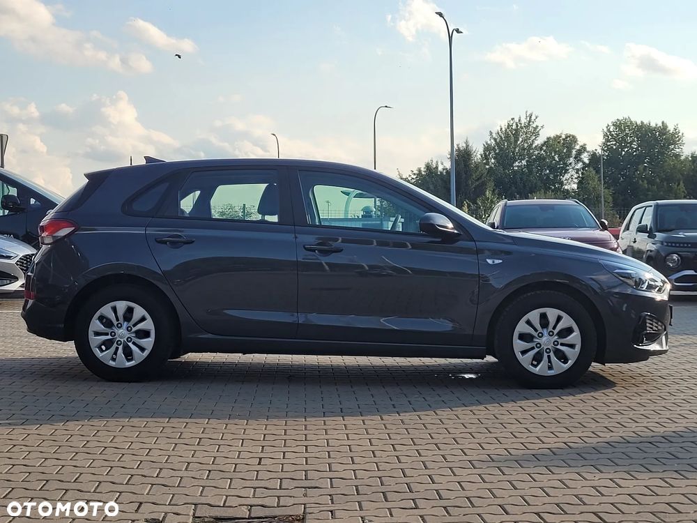 Hyundai i30 1.5 DPI Classic + - 8