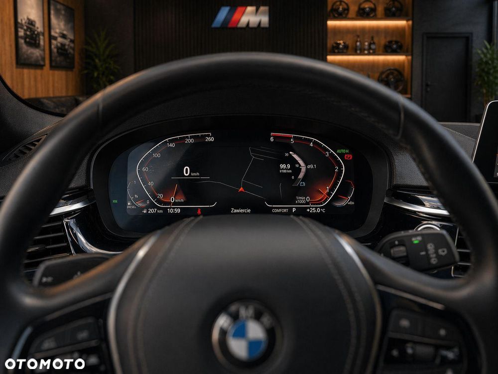 BMW Seria 5 525d xDrive Sport-Aut Luxury Line - 14