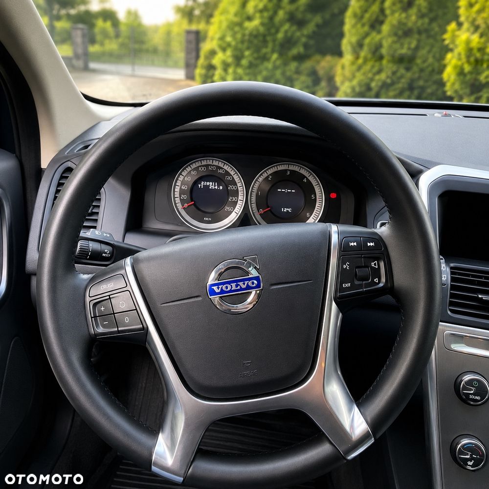 Volvo XC 60 - 6