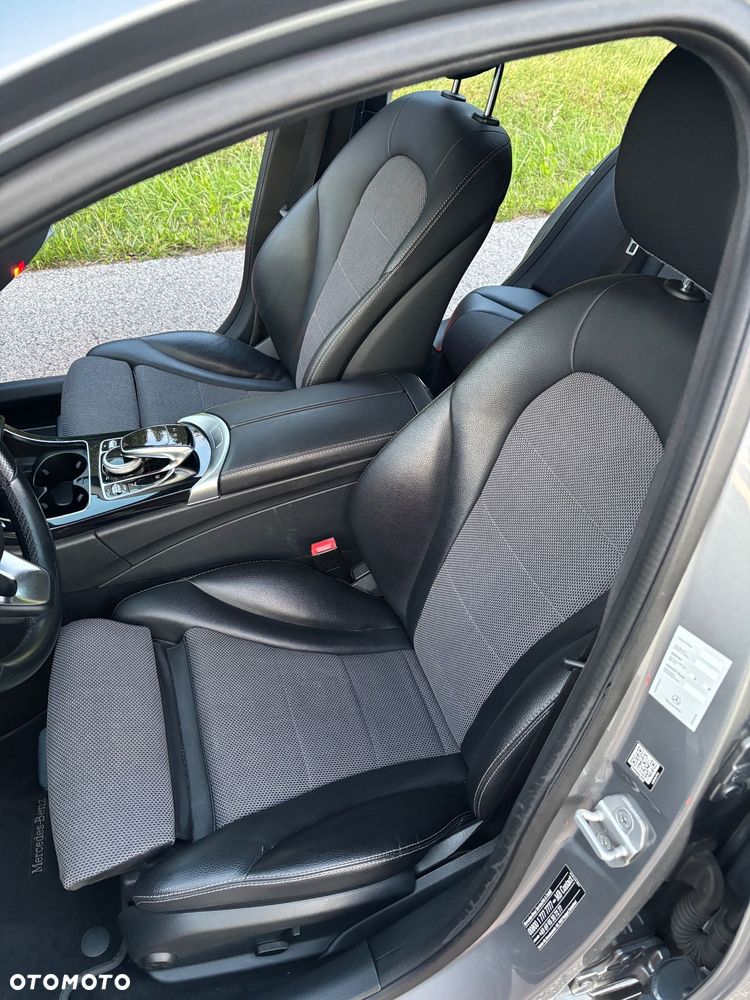 Mercedes-Benz Klasa C 180 7G-TRONIC Exclusive - 26