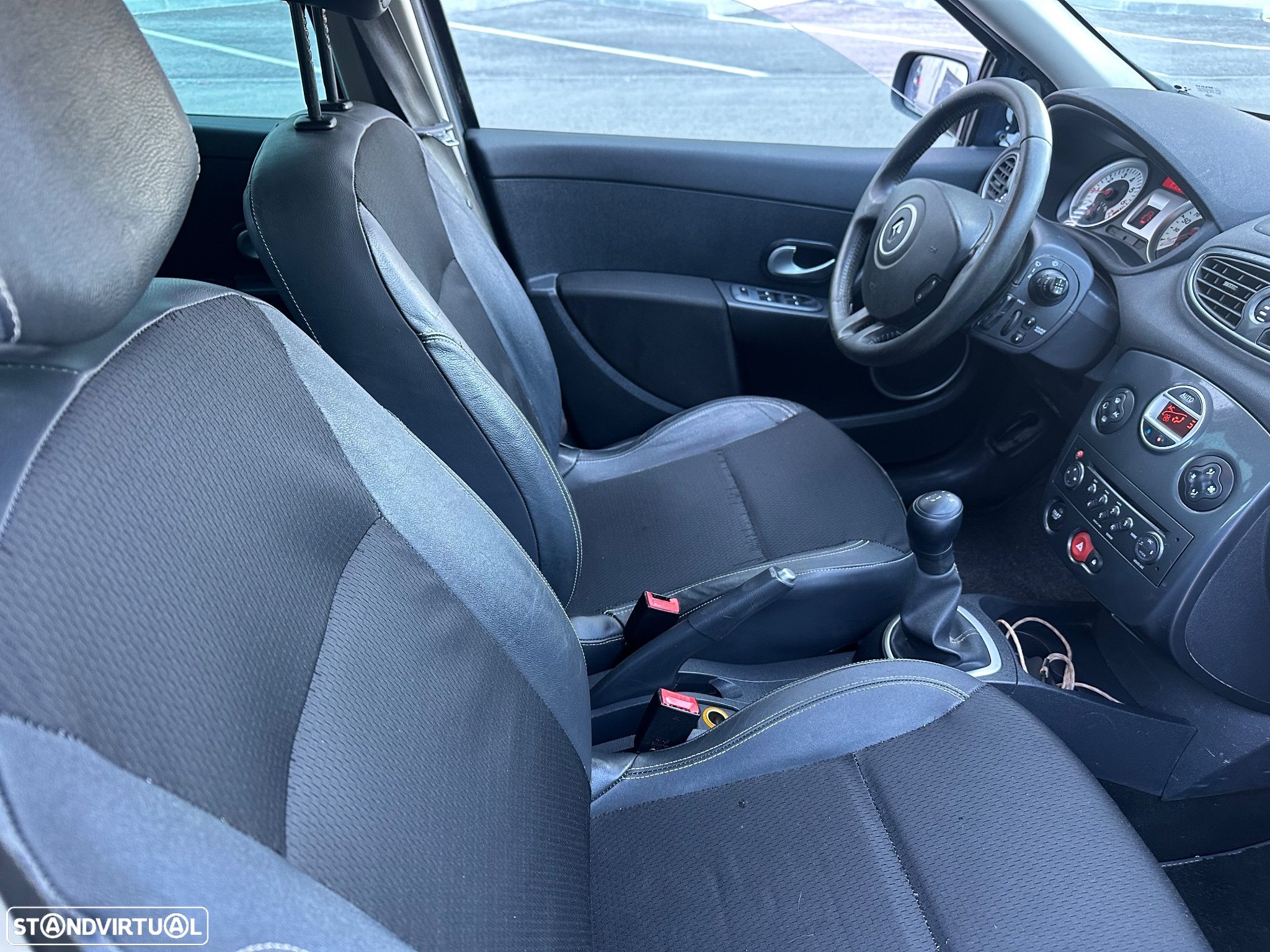 Renault Clio 1.2 TCE Luxe - 23