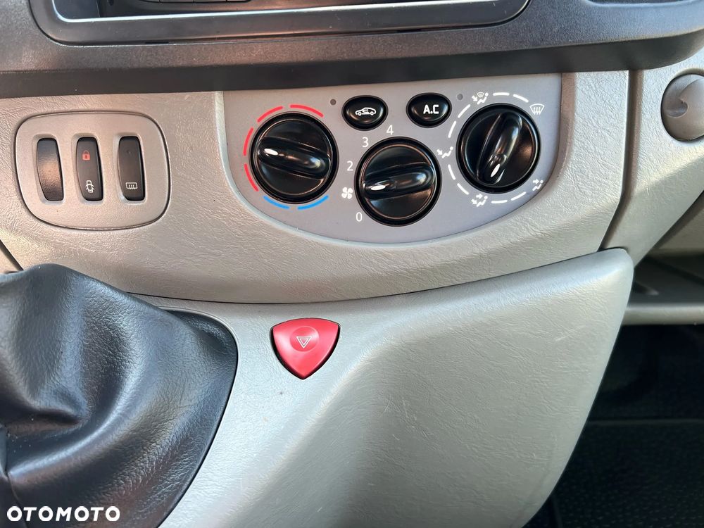 Renault TRAFIC LONG KLIMATYZACJA - 11