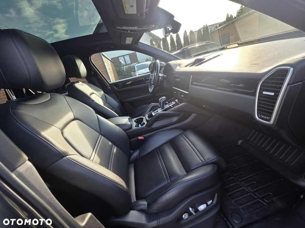 Porsche Cayenne - 11