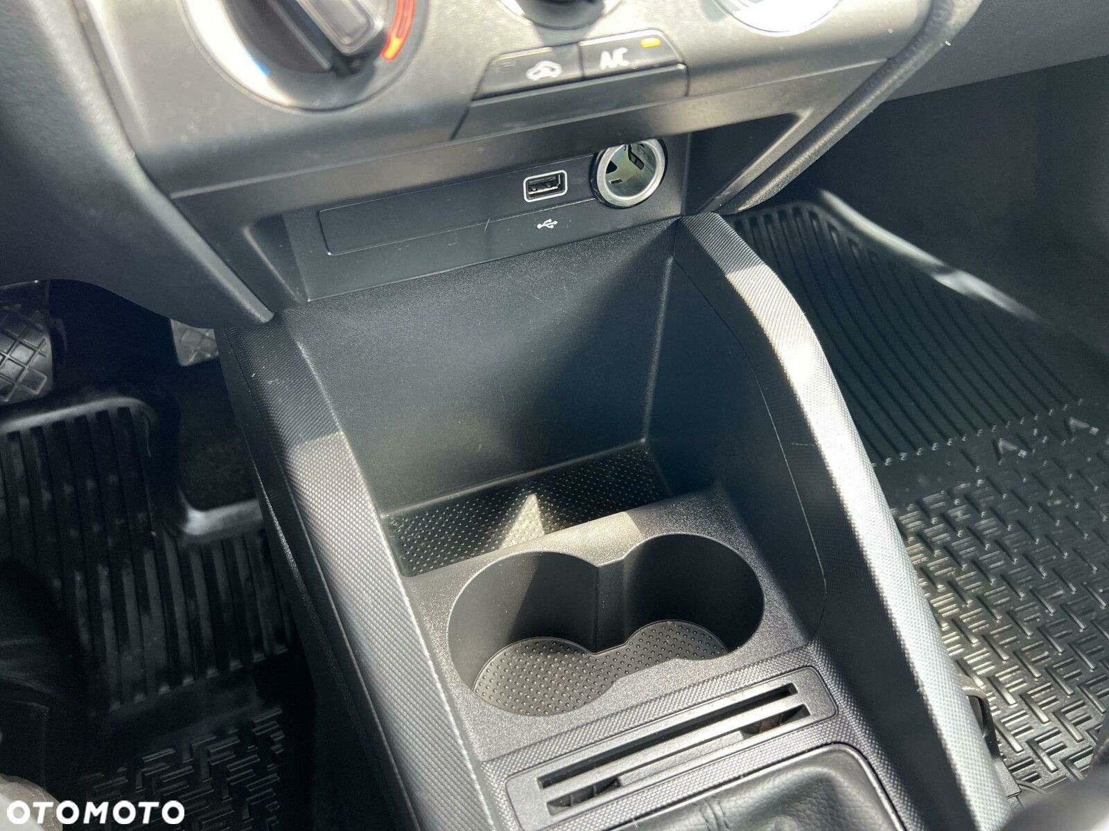 Skoda Fabia 1.0 TSI Ambition - 27
