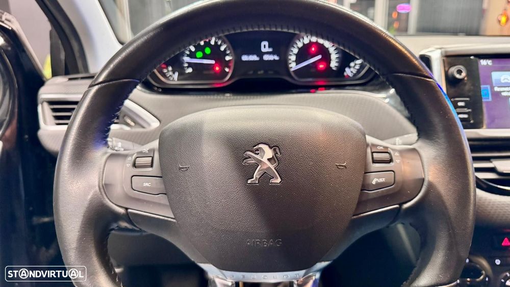 Peugeot 208 1.2 VTi SE Style - 12