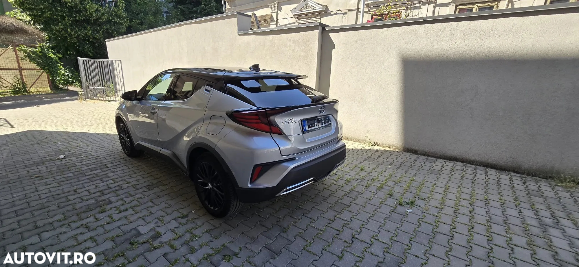 Toyota C-HR 2.0 HSD 184 CP 4x2 CVT Classy Bi-Tone - 9