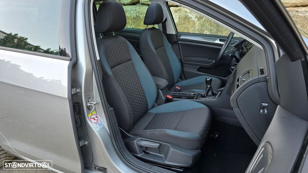 VW Golf Variant 1.6 TDi SCR IQ.DRIVE - 44