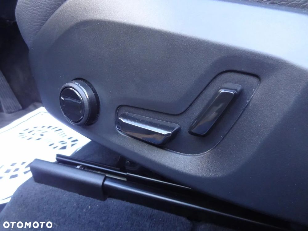 Volvo XC 60 B5 B AWD Geartronic RDesign - 26