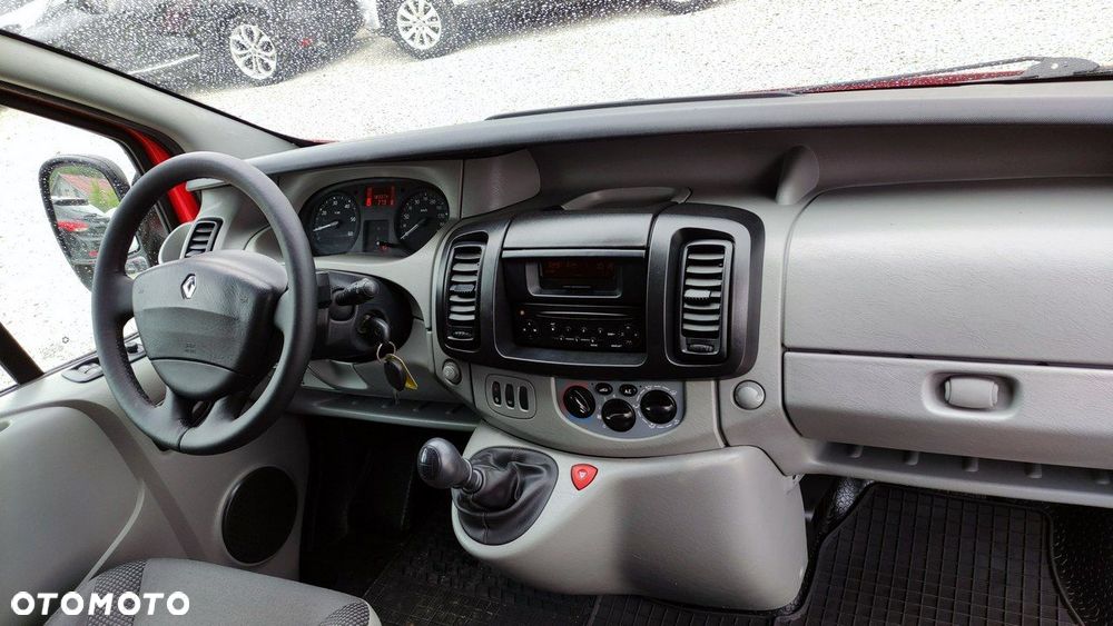 Renault Trafic - 25