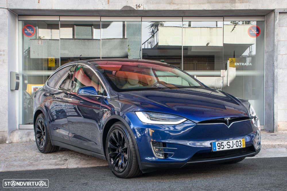 Tesla Model X 90D - 3