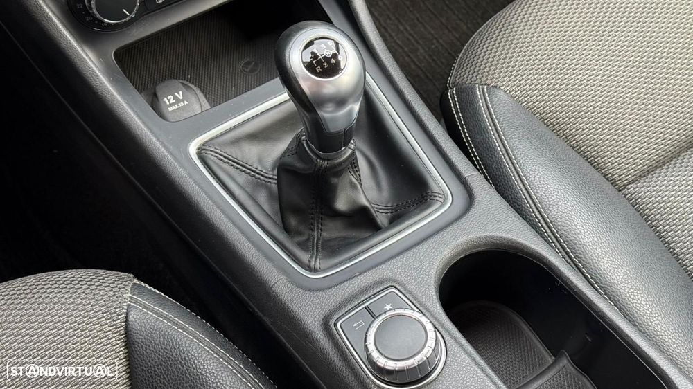 Mercedes-Benz CLA 200 d Shooting Brake Urban - 15